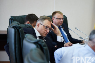 Депутат Рогонов получил черную метку? Губернатор просит выяснить, кто продал четыре городские аптеки в Пензе
