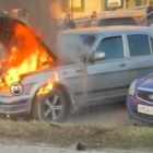 В Пензе проезжающие водители помогли потушить горящую «Волгу»