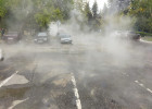 Кипяток залил стоянку с припаркованными авто на улице Кирпичной в Пензе