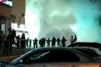 Коммунальная катастрофа в Пензе: на улице Карпинского начал бить фонтан кипятка