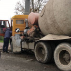 Жесткая авария в Пензе: бетономешалка влетела в столб. ФОТО