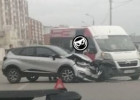 На улице Воронова в Пензе жестко столкнулись маршрутка и легковушка