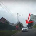 Пензенская Госавтоинспекция прокомментировала видео, на котором женщина едва не спровоцировала страшное ДТП
