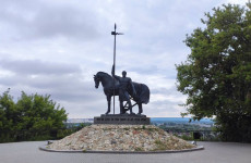Единая Россия просит мэра Пензы принять на баланс 8 памятников