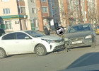 На улице Кижеватова в Пензе столкнулись две легковушки