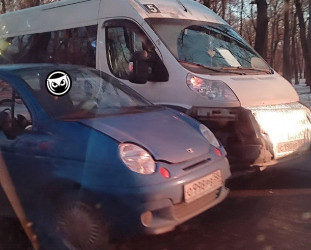 На улице Лермонтова в Пензе произошла авария с маршруткой