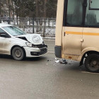 Жесткое ДТП в Пензе: легковушка врезалась в автобус