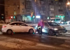 На перекрестке в центре Пензы разбились две легковушки