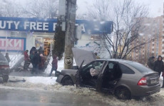 Жесткое ДТП на Тернопольской в Пензе: машина врезалась в столб