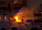 В Пензе полыхающая иномарка попала на видео