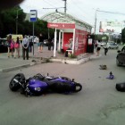 На Карпинского мотоциклист насмерть сбил женщину, водитель впал в кому