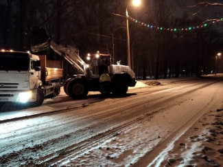 За сутки с пензенских улиц вывезли более тысячи кубометров снега