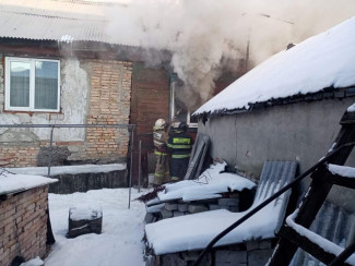 Серьезный пожар на улице Хользунова в Пензе: есть пострадавший