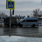 В Пензе лоб в лоб столкнулись маршрутка и фургон, есть пострадавшие