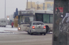 Жесткая авария в Пензе: легковушка столкнулась с автобусом