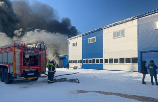 Крупный пожар на фабрике в Кузнецке: выгорело более 1000 квадратов
