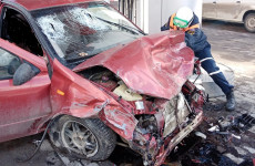 Появились ужасающие фото с места тройной аварии на АЗС в Пензе