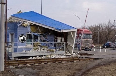 Снесло крышу. Пензенцы сообщают о загадочном разрушении строения на Гагарина