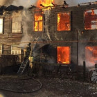В Пензенской области огонь уничтожил 6-квартирный дом