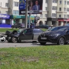 Появились фото и видео с места жесткого ДТП на Проспекте Строителей в Пензе