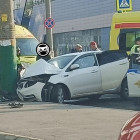 После жуткого ДТП в центре Пензы увезли в больницу трех молодых девушек