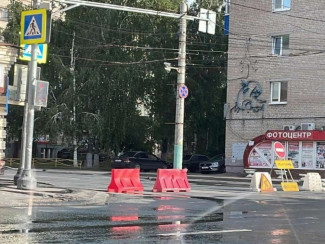 В Пензе все еще перекрыт участок дороги по улице Суворова