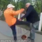 В Пензе сняли на видео школьника, избивающего пенсионера