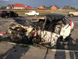 Под Пензой две отечественных легковушки превратились в груду металла. Пострадали люди