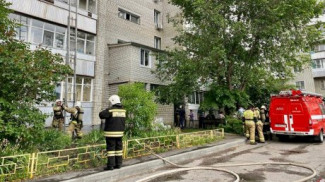 Из горящей многоэтажки в Заречном срочно эвакуировали 25 человек