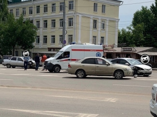 Страшная авария на улице Ленина в Пензе: на месте работают врачи