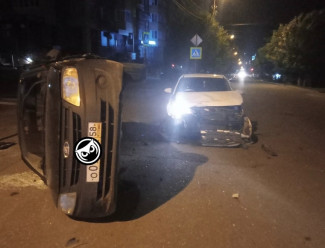 Пензенцы сообщают о жесткой аварии на улице Чкалова