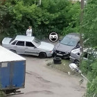 На улице Минской в Пензе легковушка врезалась в припаркованные машины