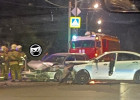 В Пензе в жутком ДТП разбились две легковушки, на месте работали спасатели