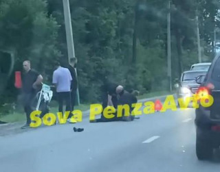 В Пензе молодой мотоциклист насмерть сбил пешехода. ВИДЕО