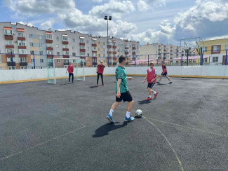 В пензенской Заре сразились в мини-футбол дворовые и школьные команды