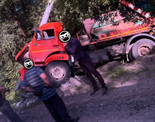 В Пензе случилось серьезное ДТП со спецтехникой. ВИДЕО