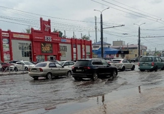 Пензенский микрорайон Терновка поплыл после дождя. ФОТО