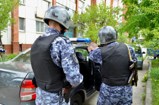 В одном из баров Пензы молодой мужчина устроил пьяный дебош