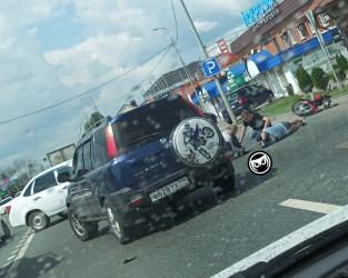 На улице Измайлова в Пензе в жуткое ДТП попал мотоциклист