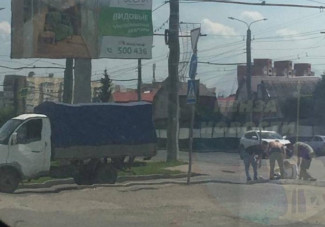 В Пензе фургон сбил ехавшего на самокате парня