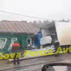 Фура влетела в дом: очевидцы сообщают о страшном ДТП в Пензенской области