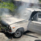 На улице Ладожской в Пензе загорелся автомобиль