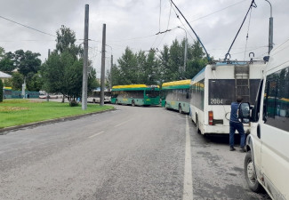 В двух районах Пензы проверили санитарное состояние остановок