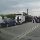 В Пензе образовалась огромная пробка из-за аварии. ВИДЕО