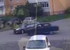 Момент столкновения двух машин на улице Ивановской в Пензе попал на видео