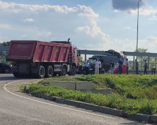 На трассе в Пензенской области образовалась пробка из-за сломавшейся машины