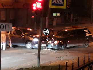 Водители рассказали о жесткой аварии в центре Пензы