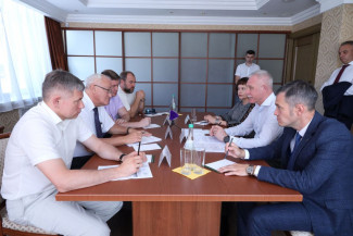 В Пензе состоялась встреча депутата Сергея Морозова с Николаем Симоновым