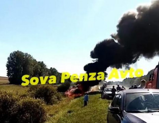 Появилось видео с места жуткого ДТП в Пензенской области, где заживо сгорел человек
