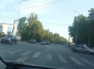 В Пензе жестко столкнулись две машины